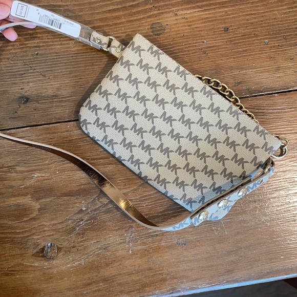Michael Kors Fanny Pack - Picture 2 of 2